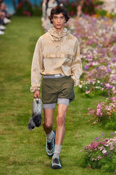 Look 38